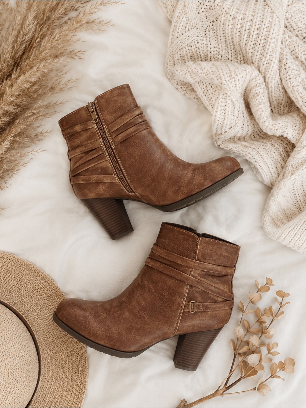 Rialto Spade Brown Ankle Booties Size 7M Block Heel Side Zip Booties